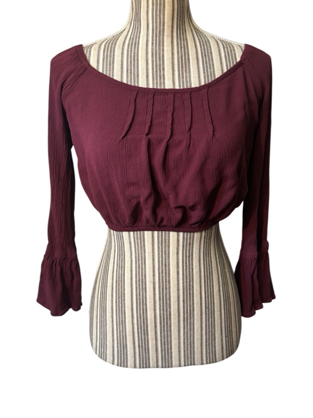 L.A. Hearts Top Small Cropped Peasant Burgundy 3/4 Length Flare Sleeves Rayon